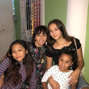 Meet your Posher, Luz maria